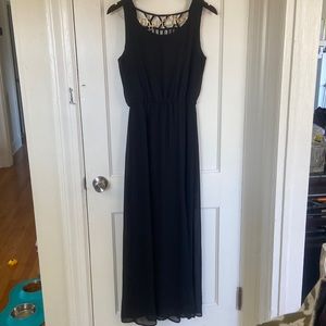 Maxi dress with detailed back